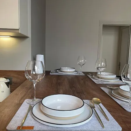 Beaux-arts • 2 2 Sdb • Parking Prive *