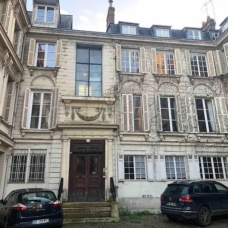 Beaux-arts • 2 2 Sdb • Parking Prive *