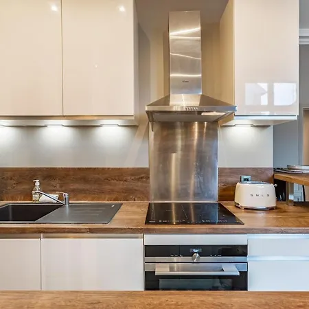 Beaux-arts • 2 2 Sdb • Parking Prive Apartment *