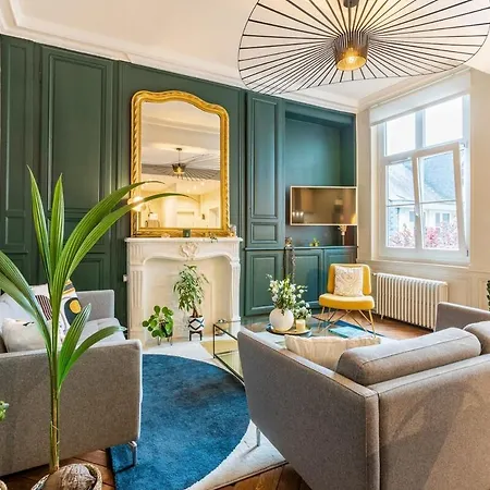 Beaux-arts • 2 2 Sdb • Parking Prive Apartment