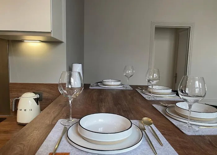 Beaux-arts • 2 2 Sdb • Parking Prive *