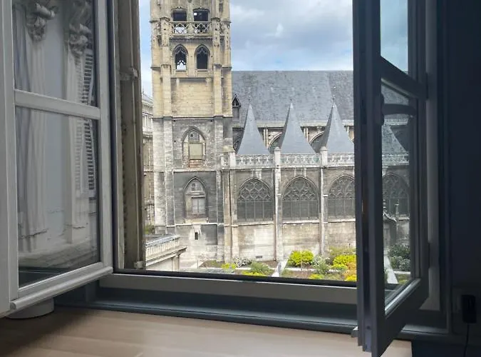 Apartment Beaux-arts • 2 2 Sdb • Parking Prive *