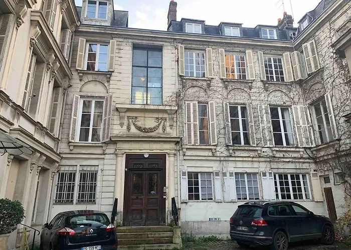 Beaux-arts • 2 2 Sdb • Parking Prive *