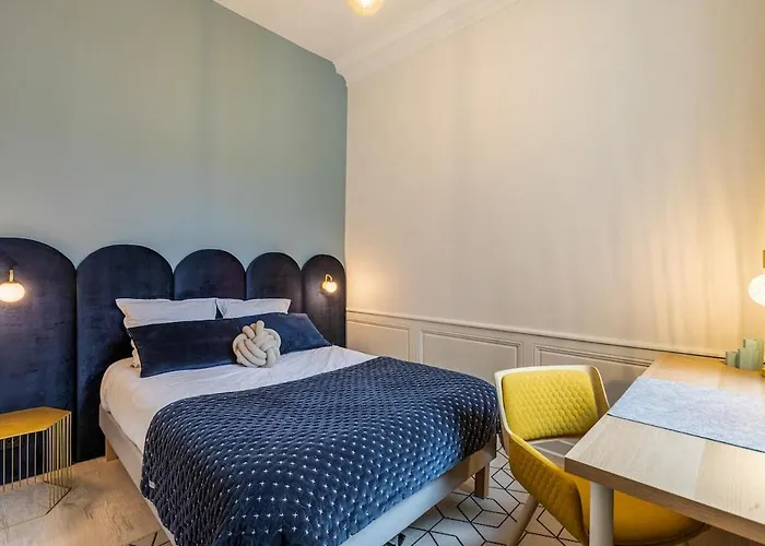 Apartament Beaux-arts • 2 2 Sdb • Parking Prive