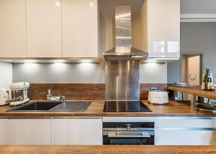 Beaux-arts • 2 2 Sdb • Parking Prive Apartment *