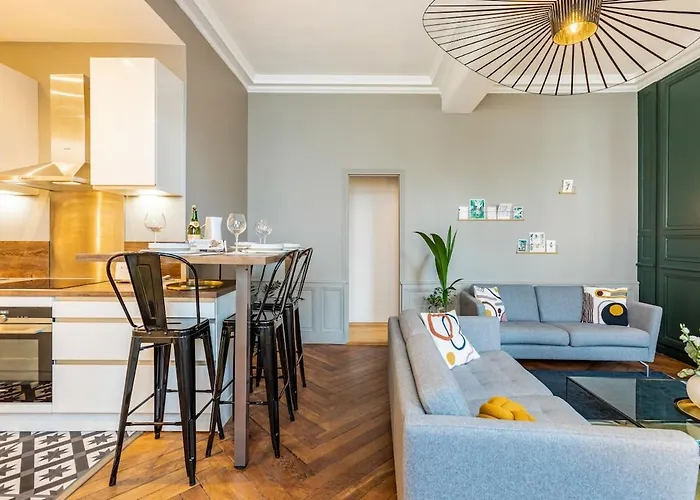 Apartament Beaux-arts • 2 2 Sdb • Parking Prive *